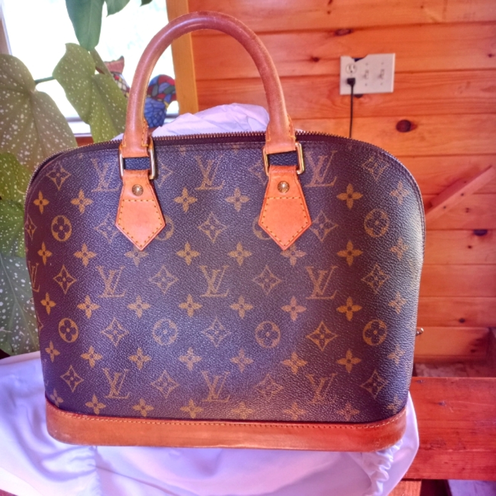 Athintic  louis vuitton bag BA9107
